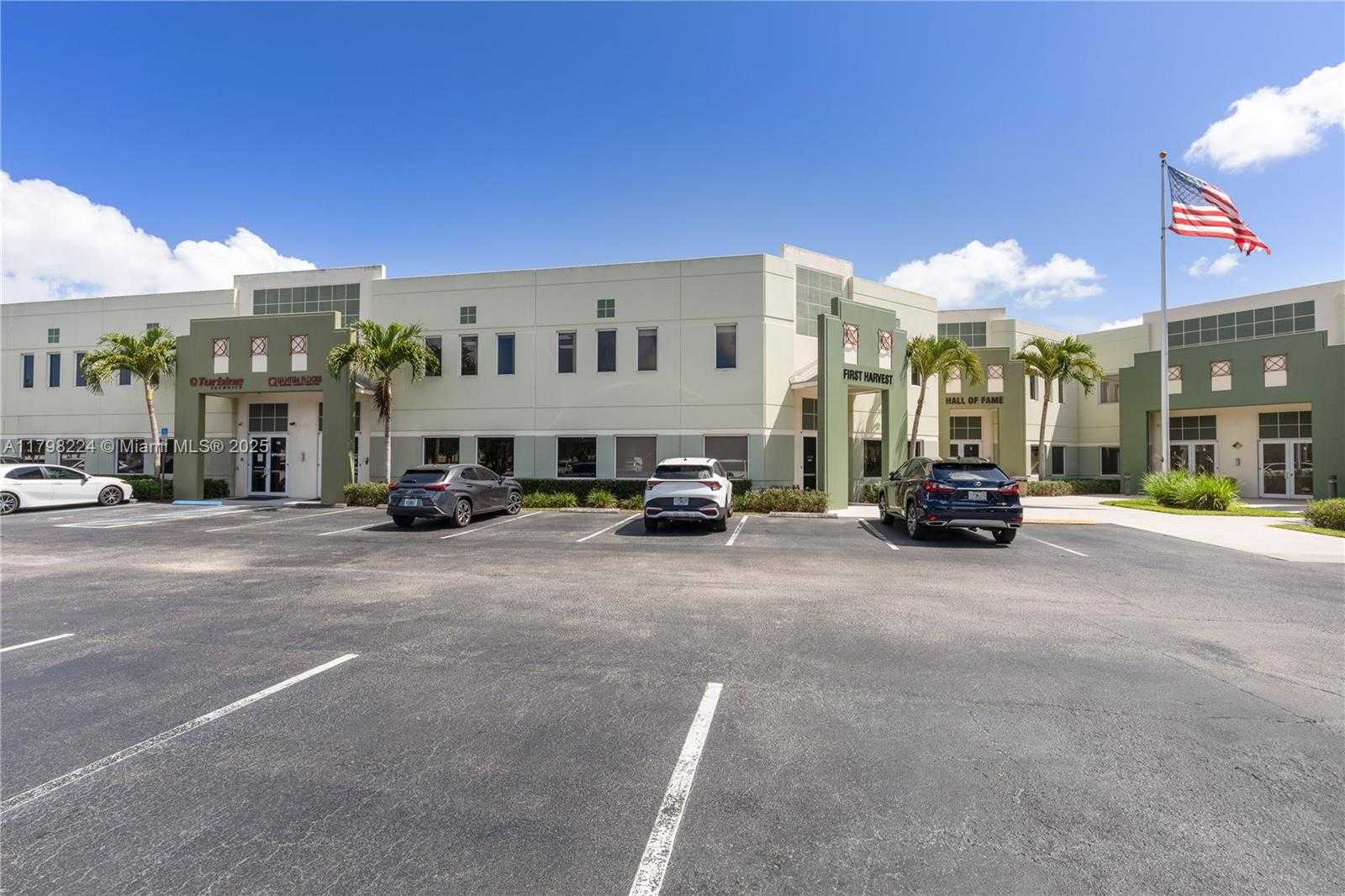 Small Image of 1200 SOUTH ROGERS CIR #9, Boca Raton Number 2
