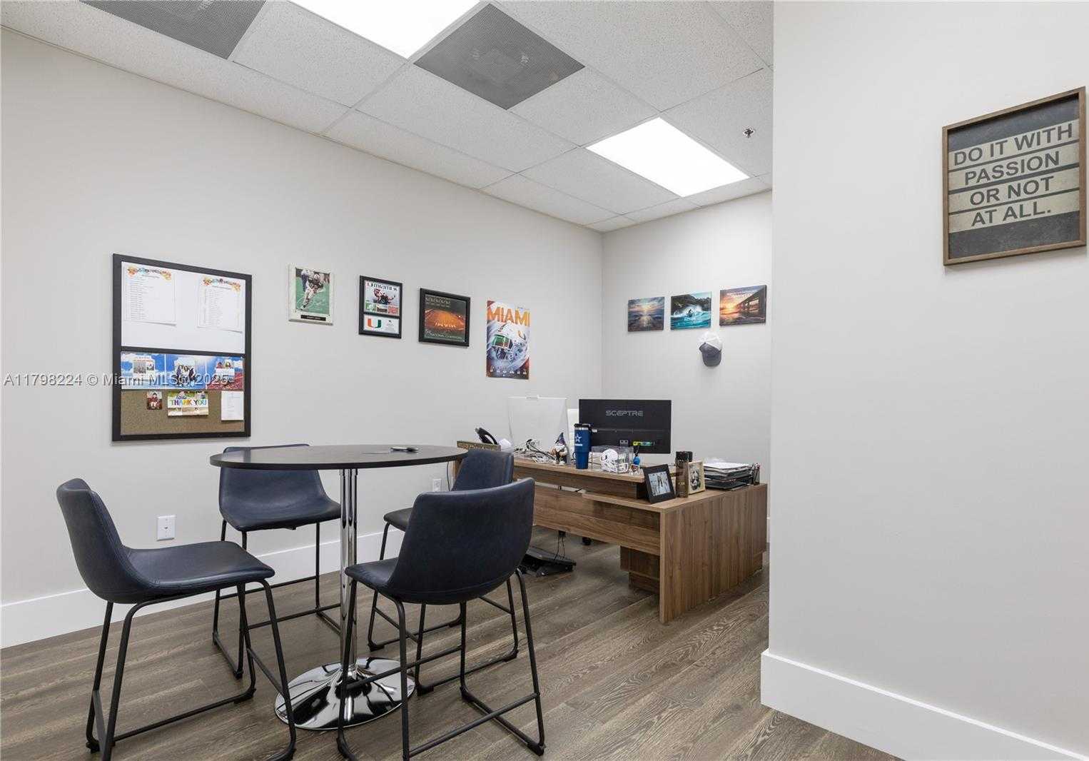 Small Image of 1200 SOUTH ROGERS CIR #9, Boca Raton Number 41