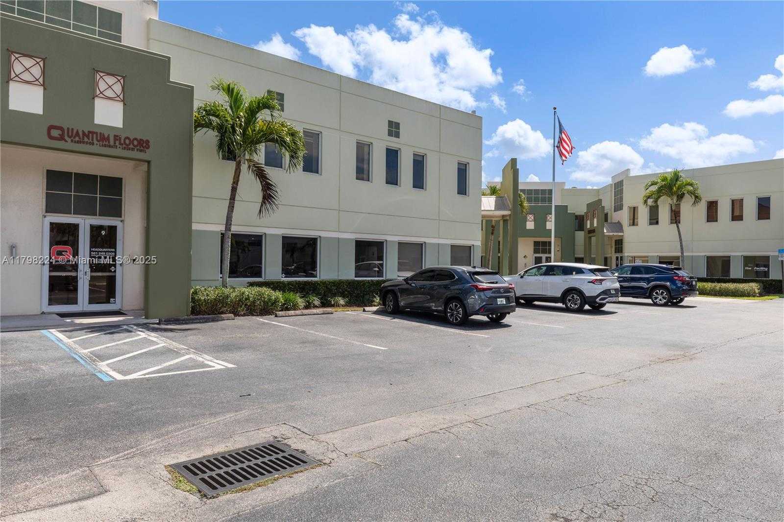 Small Image of 1200 SOUTH ROGERS CIR #9, Boca Raton Number 45
