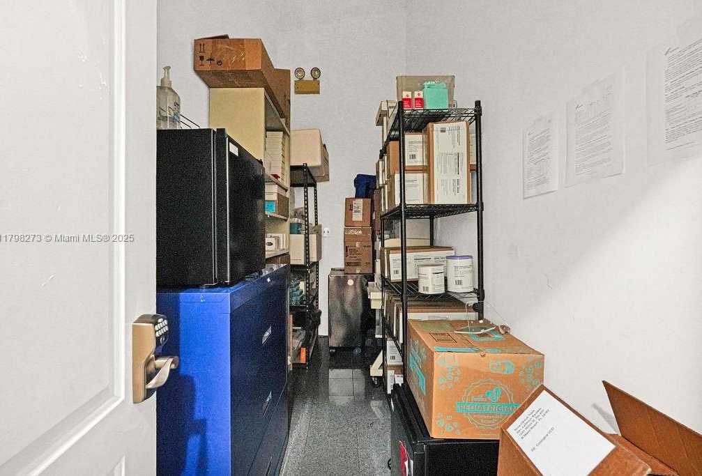 Small Image of 1590 NORTH EAST 162ND ST, North Miami Beach Number 21