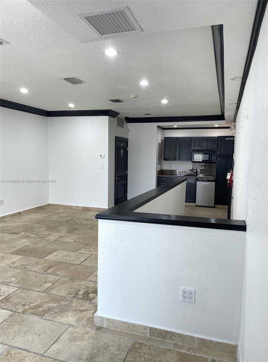 Small Image of 1701 SUNSET HARBOUR DR #S202, Miami Beach Number 15
