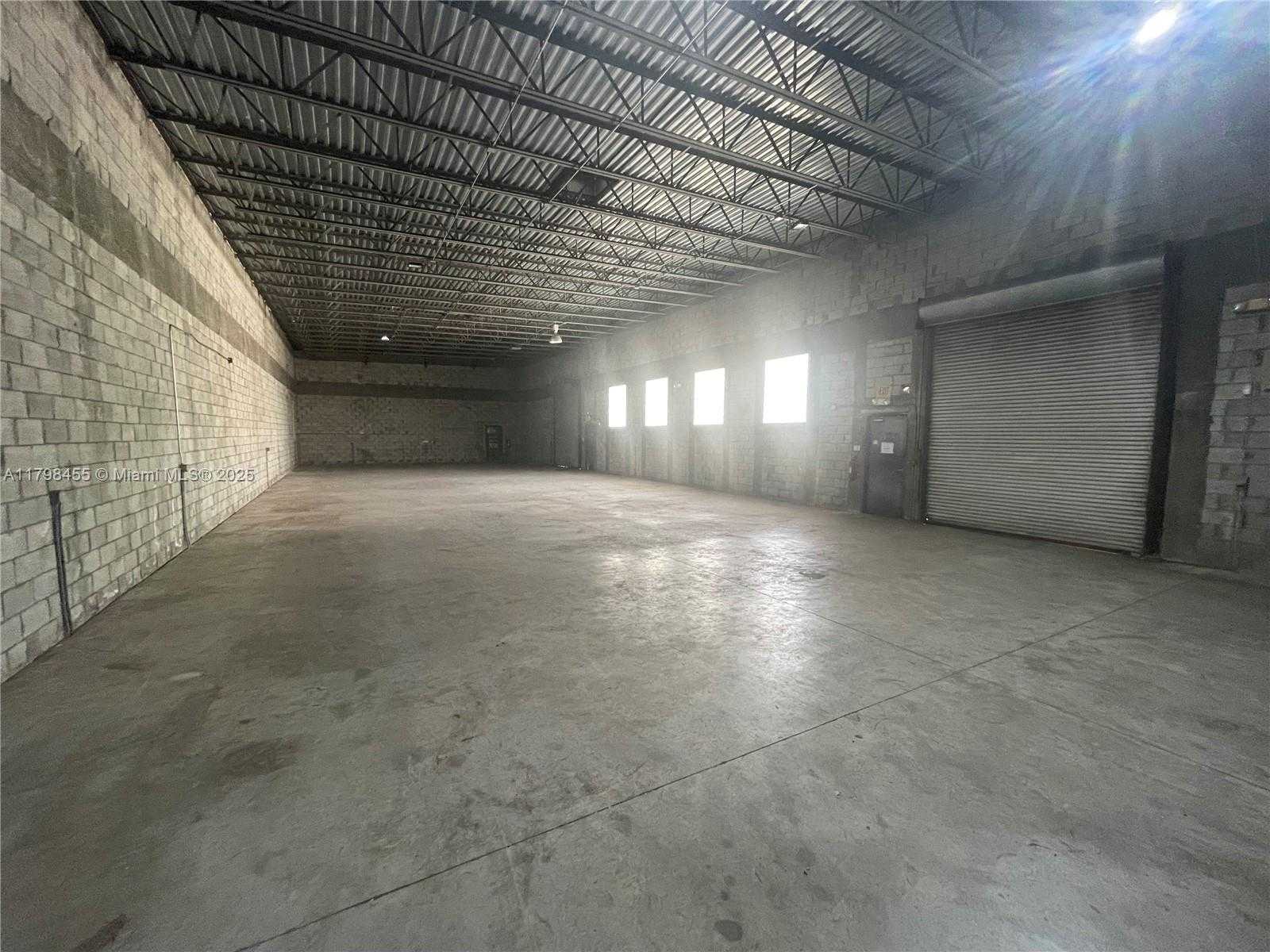 Small Image of 212 NORTH FEDERAL HWY, Dania Beach Number 5