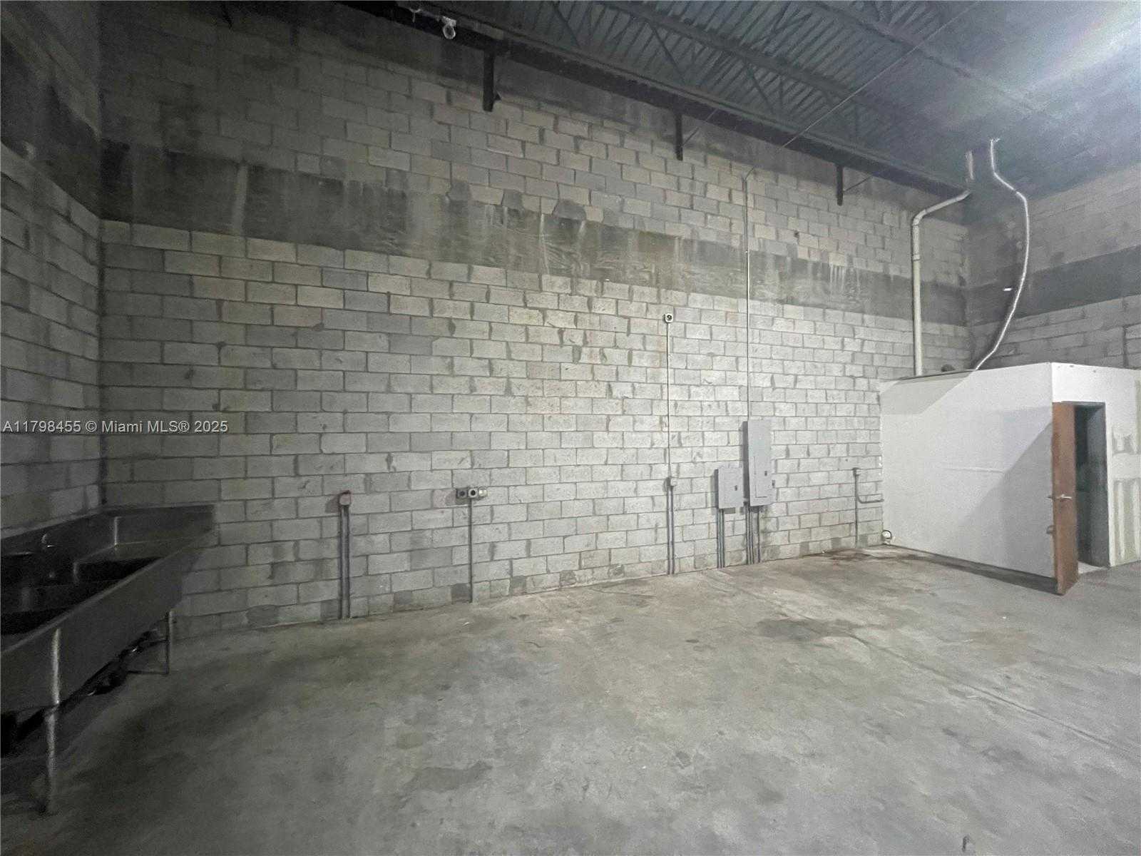 Small Image of 212 NORTH FEDERAL HWY, Dania Beach Number 9