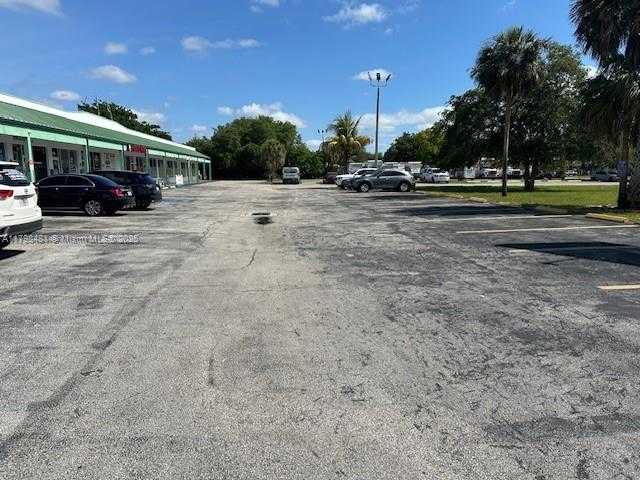 Small Image of 7601 DAVIE ROAD EXT, Davie Number 5