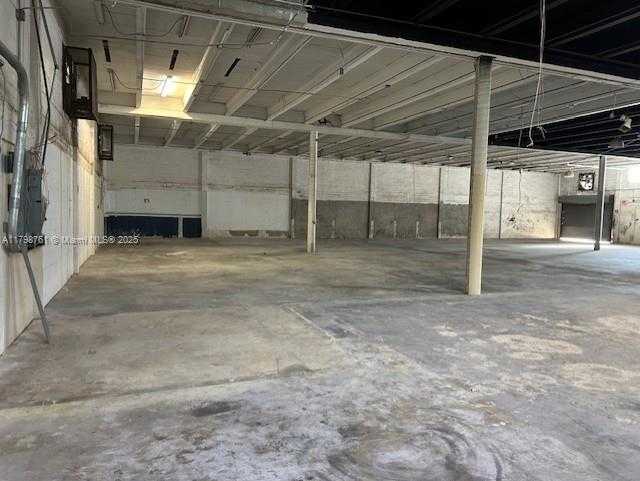 Small Image of 3075 SOUTH WEST 39TH AVE, Miami Number 3