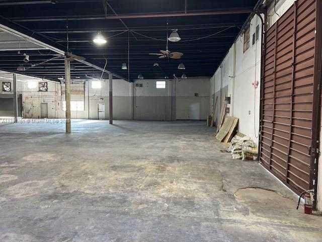 Small Image of 3075 SOUTH WEST 39TH AVE, Miami Number 4