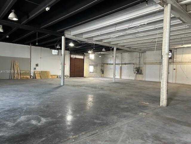 Small Image of 3075 SOUTH WEST 39TH AVE, Miami Number 6