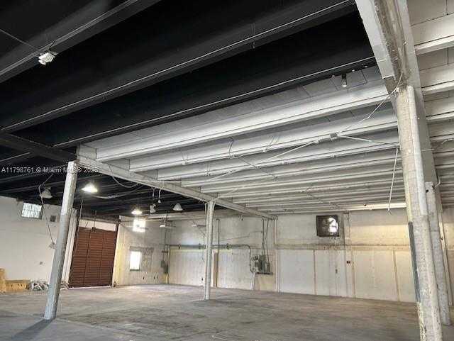 Small Image of 3075 SOUTH WEST 39TH AVE, Miami Number 9