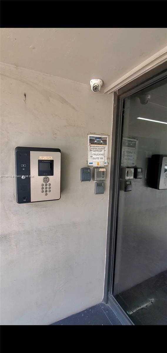 Small Image of 7570 NORTH WEST 14TH ST, Miami Number 15