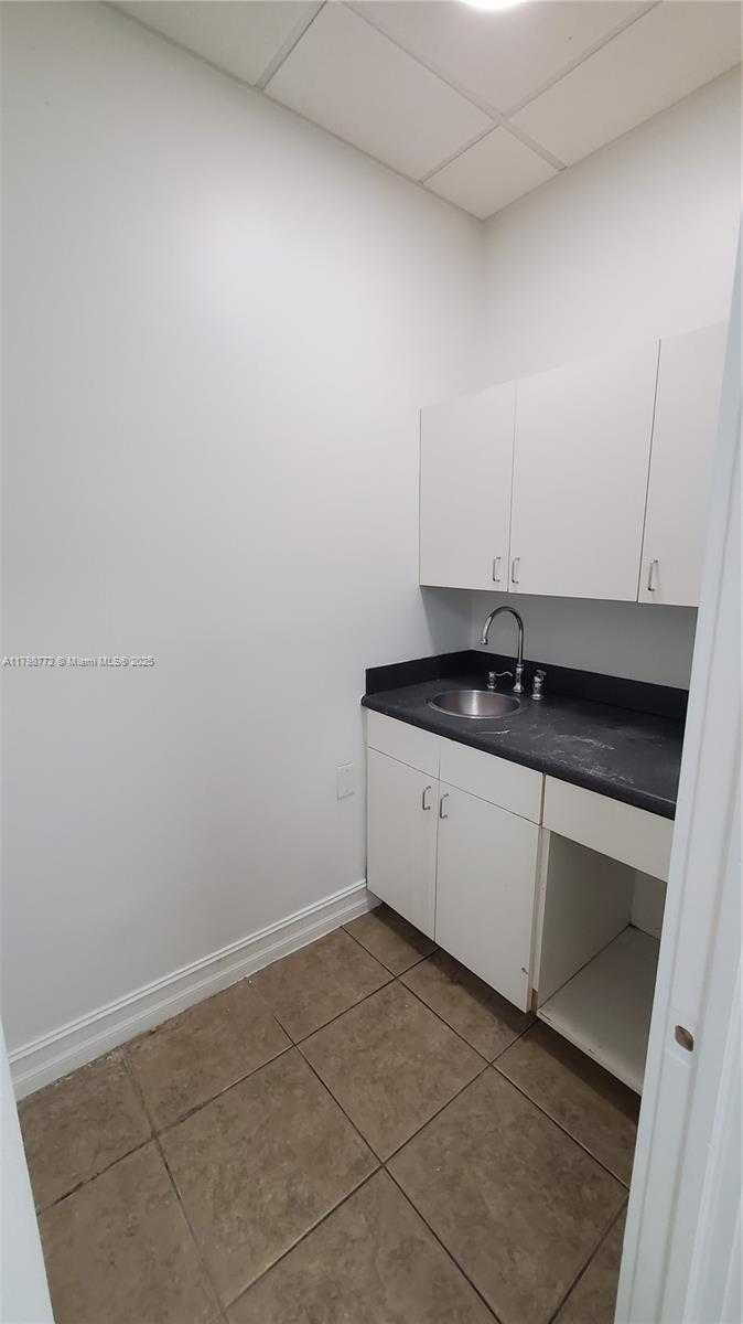 Small Image of 7570 NORTH WEST 14TH ST, Miami Number 5