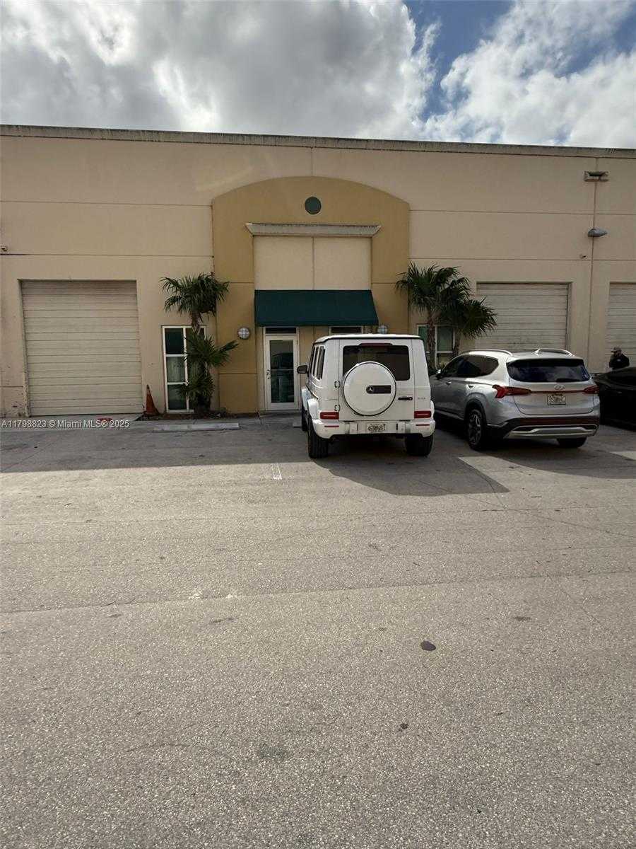 Small Image of 10428 WEST STATE ROAD 84, Davie Number 2
