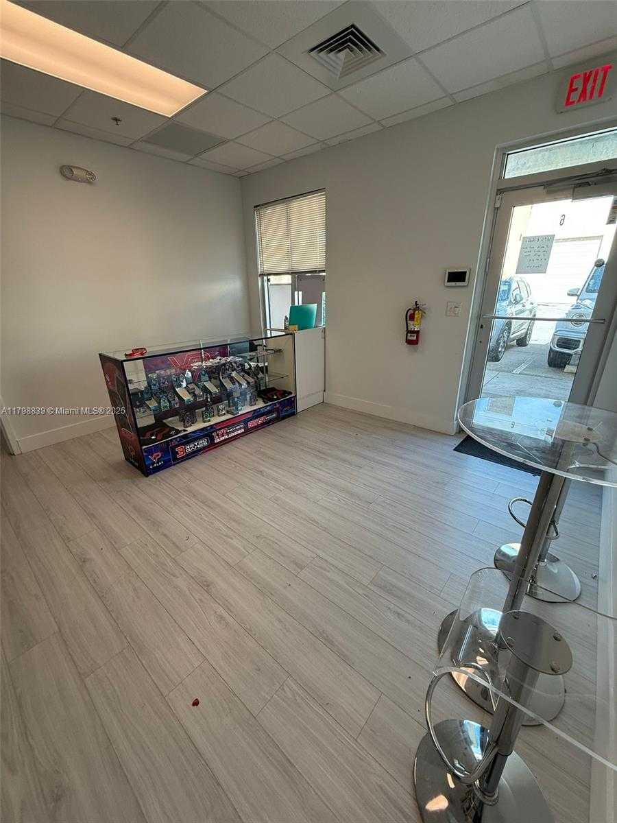 Small Image of 10428 WEST STATE ROAD 84, Davie Number 14