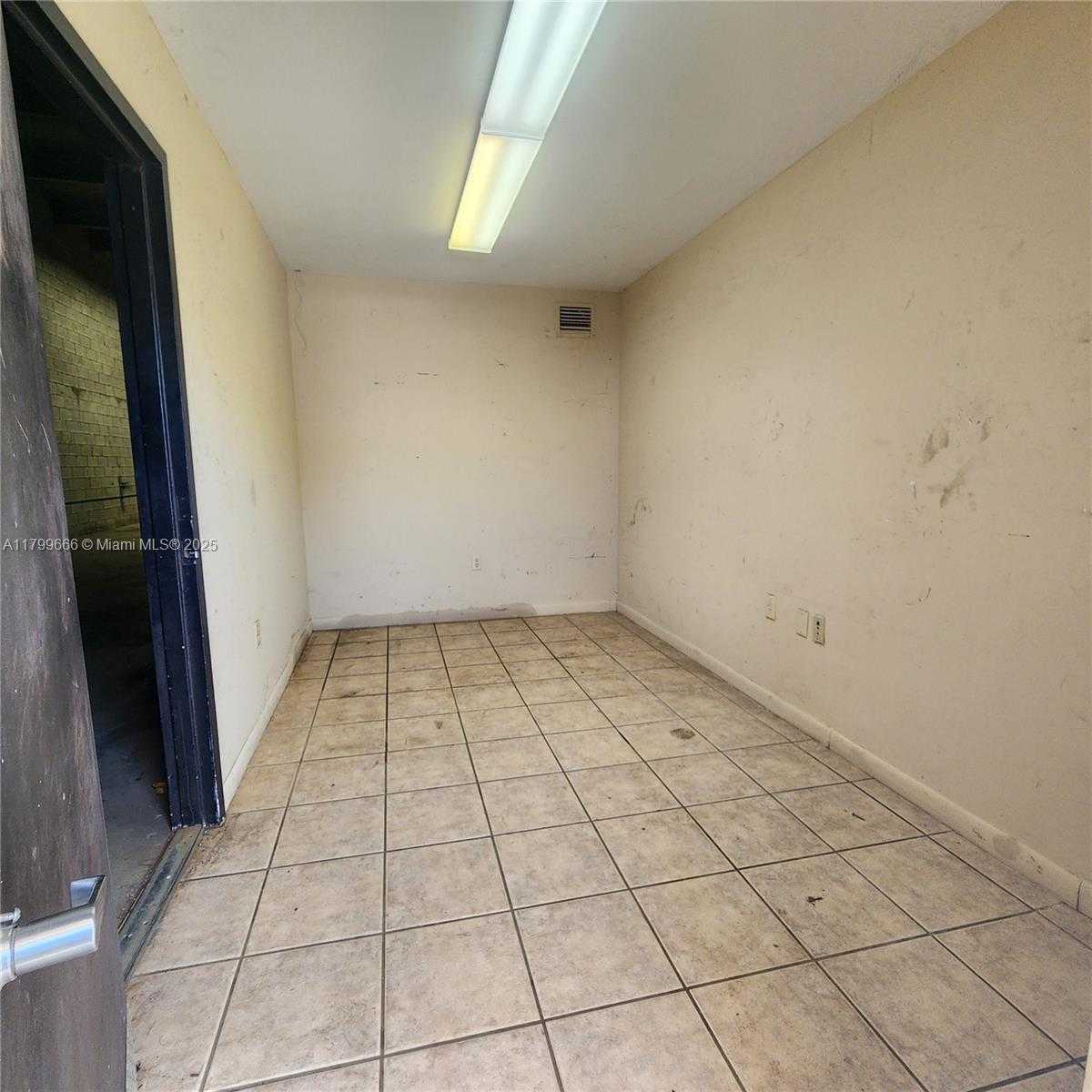 Small Image of 12540 SOUTH WEST 130TH ST #27, Miami Number 2