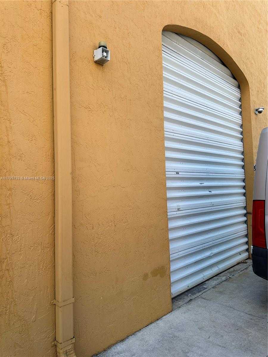 Small Image of 2970 WEST 84TH ST #6, Hialeah Number 3