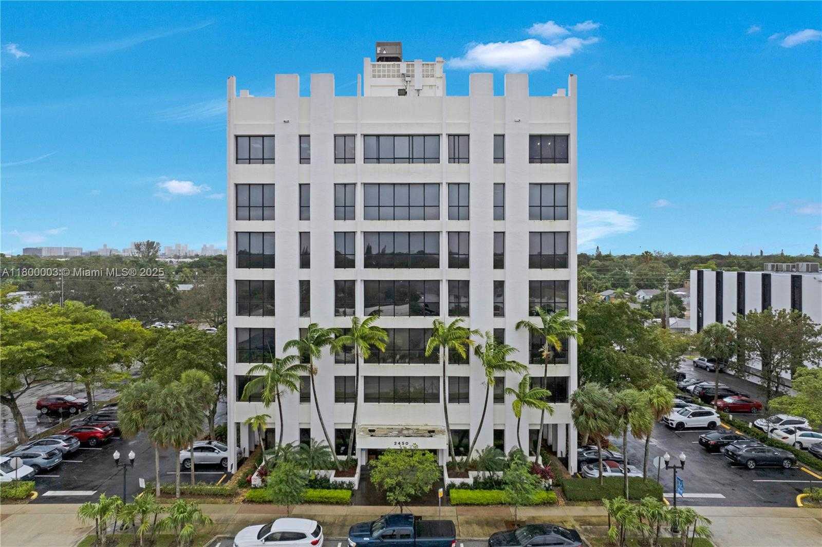 Small Image of 2450 NORTH HOLLYWOOD BLVD #601, Hollywood Number 2
