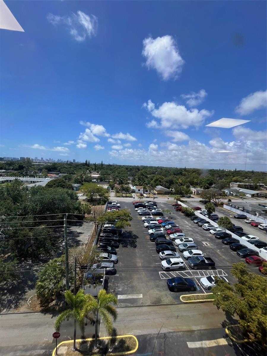 Small Image of 2450 NORTH HOLLYWOOD BLVD #601, Hollywood Number 7