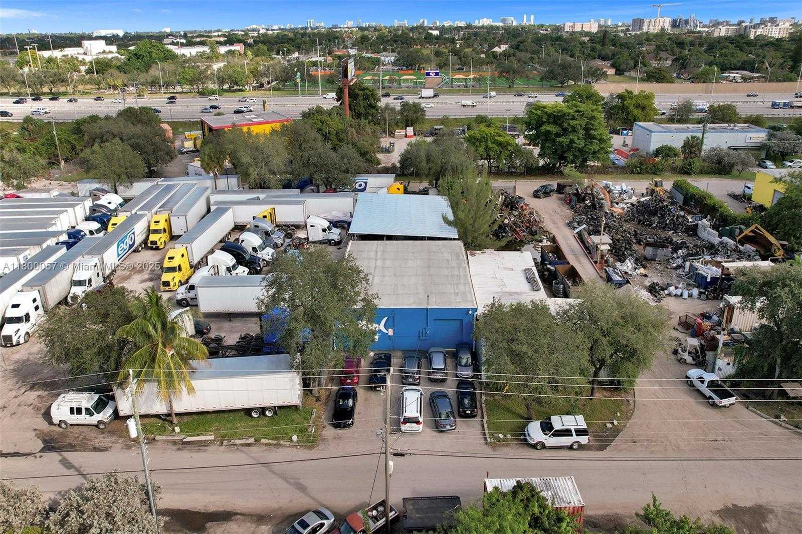 Small Image of 850 NORTH WEST 12TH TER, Pompano Beach Number 2