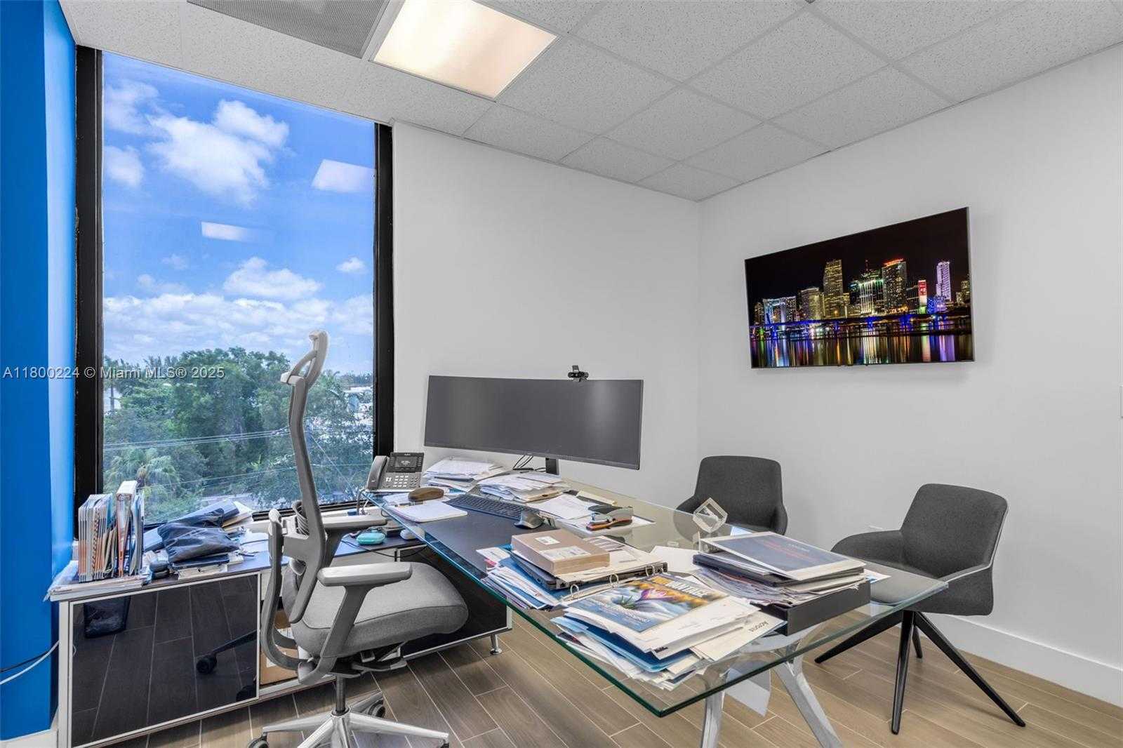 Small Image of 12550 BISCAYNE BLVD #400 & 406, North Miami Number 11