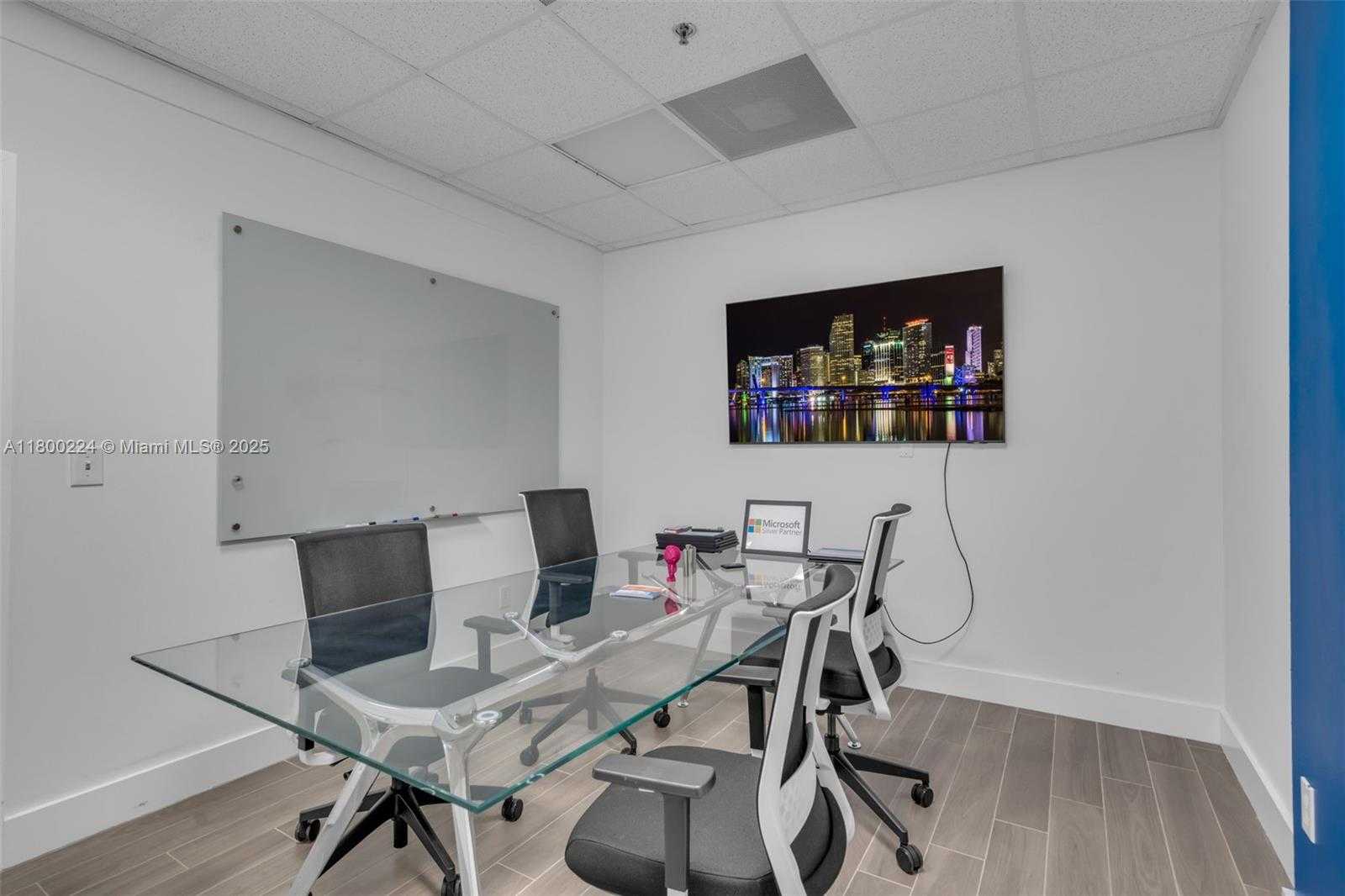 Small Image of 12550 BISCAYNE BLVD #400 & 406, North Miami Number 13