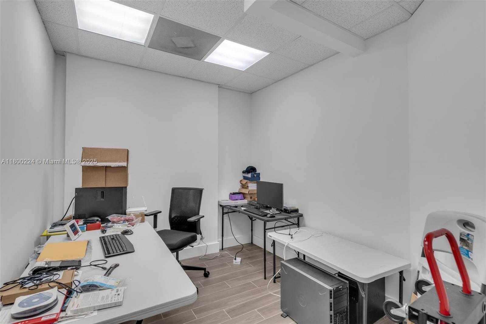 Small Image of 12550 BISCAYNE BLVD #400 & 406, North Miami Number 14