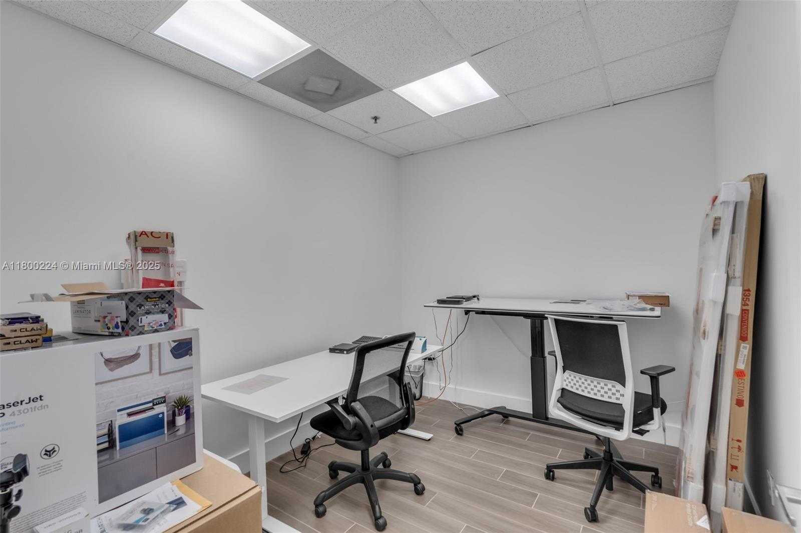 Small Image of 12550 BISCAYNE BLVD #400 & 406, North Miami Number 15