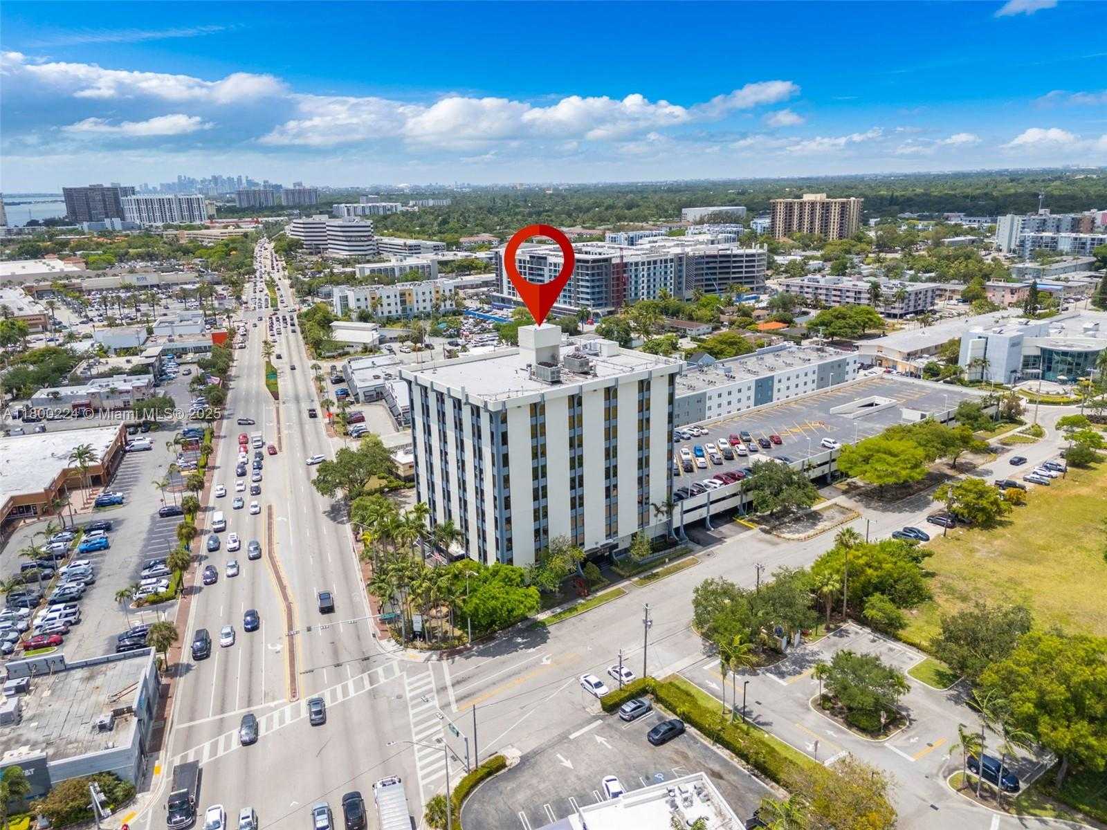 Small Image of 12550 BISCAYNE BLVD #400 & 406, North Miami Number 23