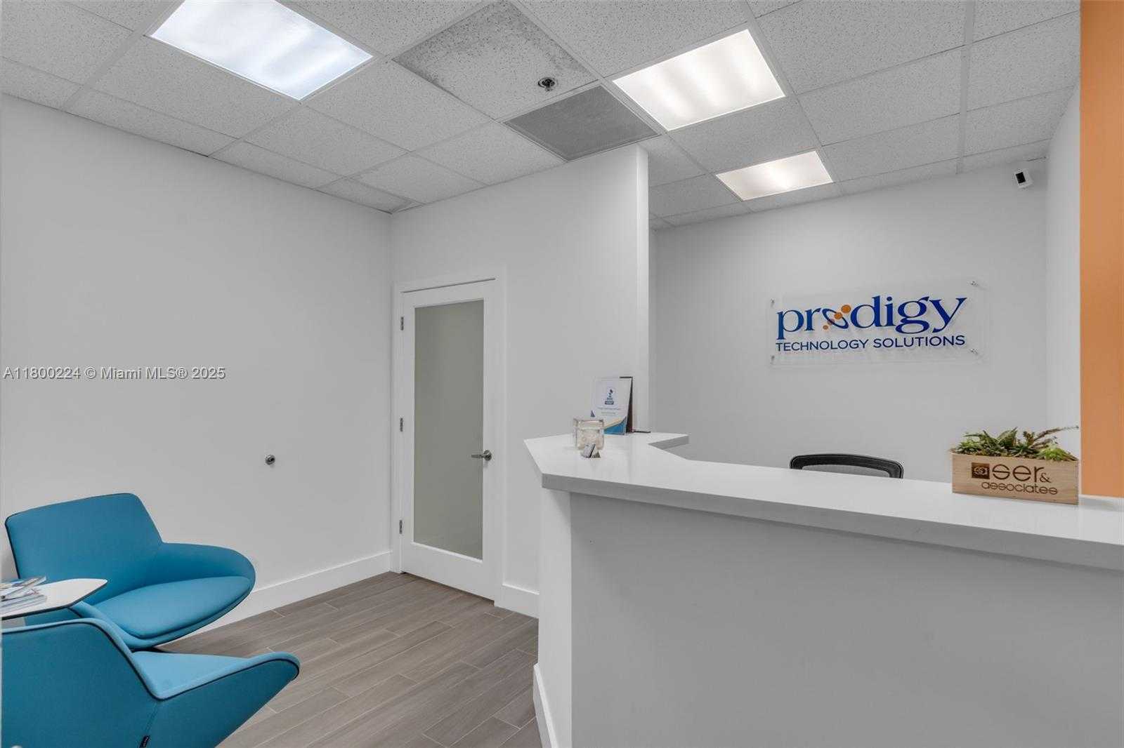 Small Image of 12550 BISCAYNE BLVD #400 & 406, North Miami Number 4
