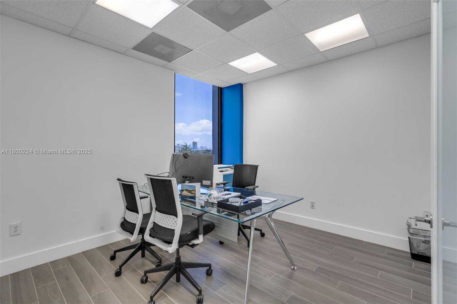 Small Image of 12550 BISCAYNE BLVD #400 & 406, North Miami Number 8