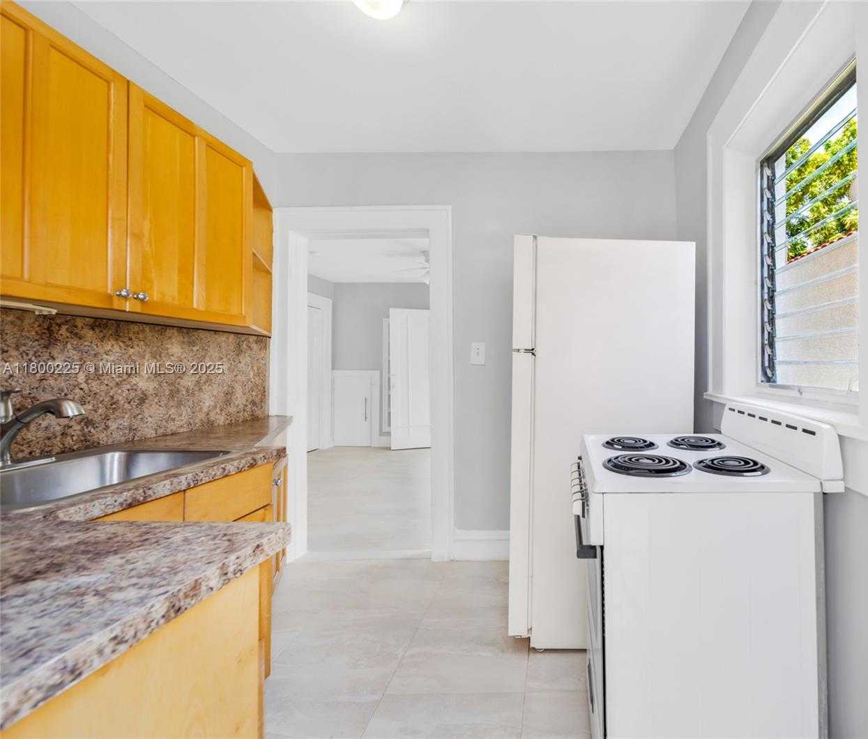 Small Image of 1621 VAN BUREN ST #1-11, Hollywood Number 15