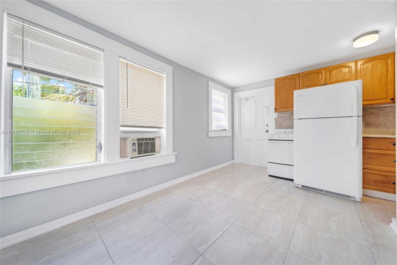 Small Image of 1621 VAN BUREN ST #1-11, Hollywood Number 19