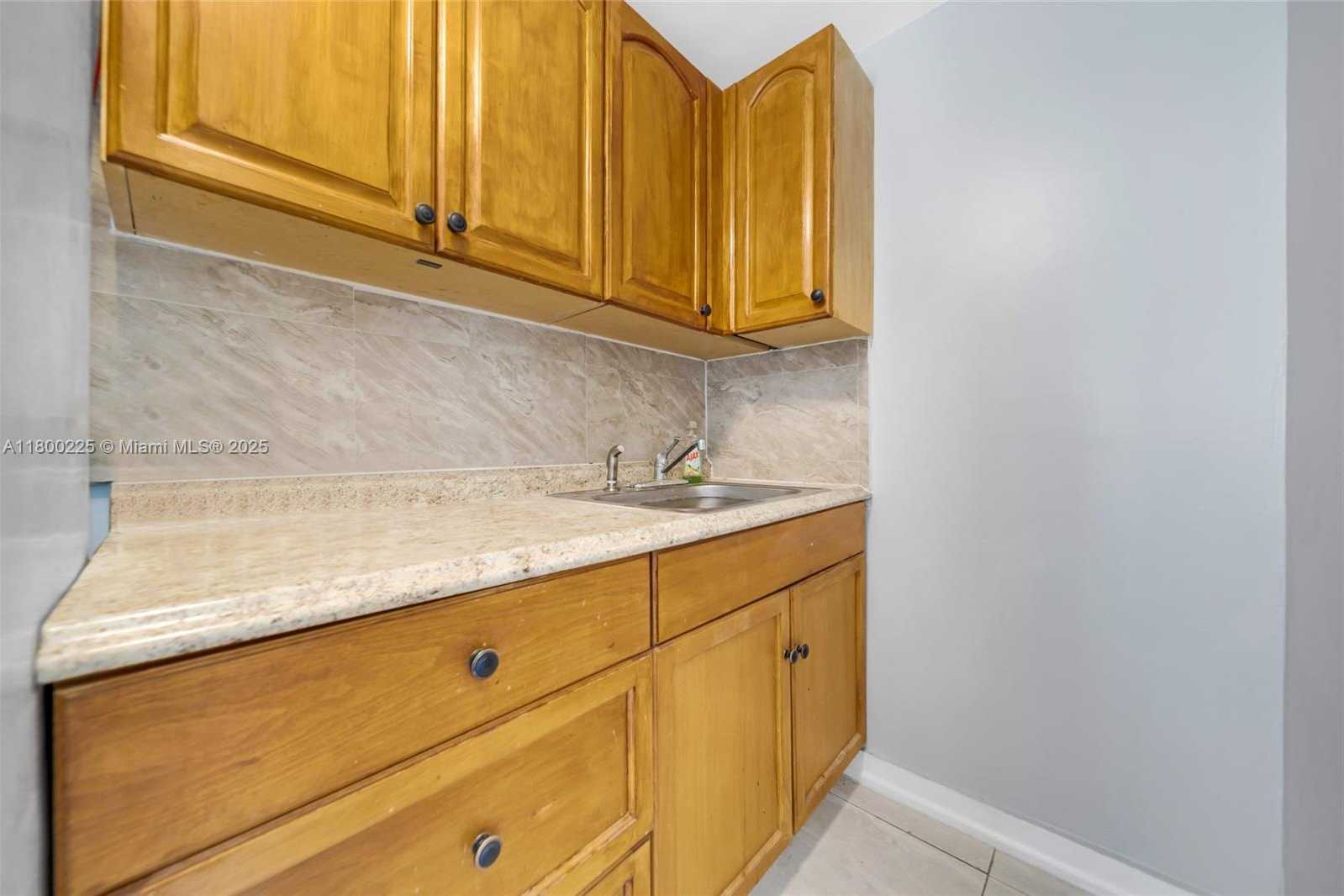 Small Image of 1621 VAN BUREN ST #1-11, Hollywood Number 21