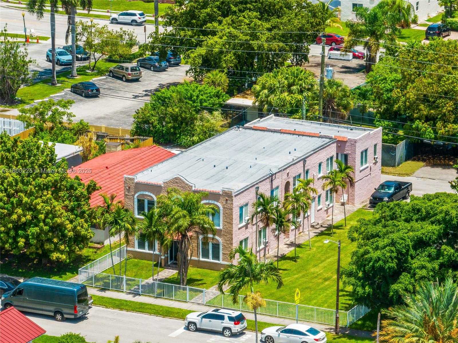 Small Image of 1621 VAN BUREN ST #1-11, Hollywood Number 24