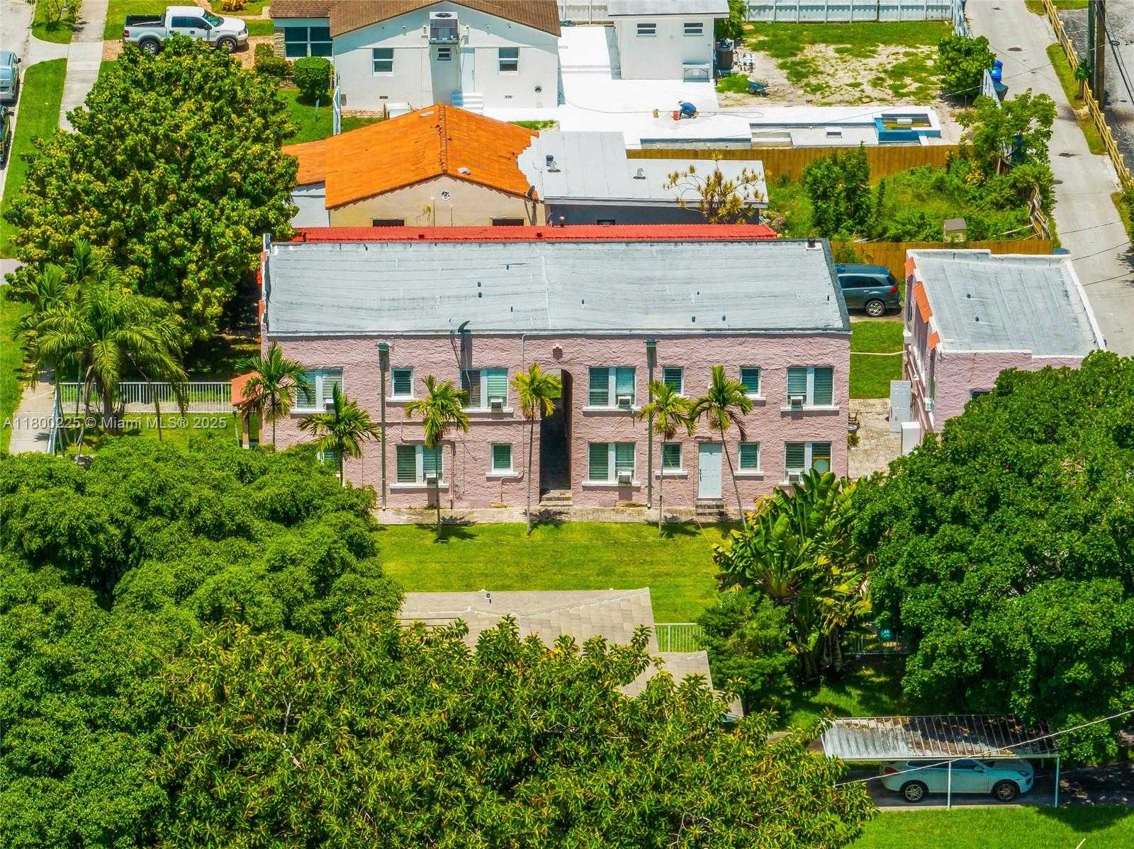 Small Image of 1621 VAN BUREN ST #1-11, Hollywood Number 25
