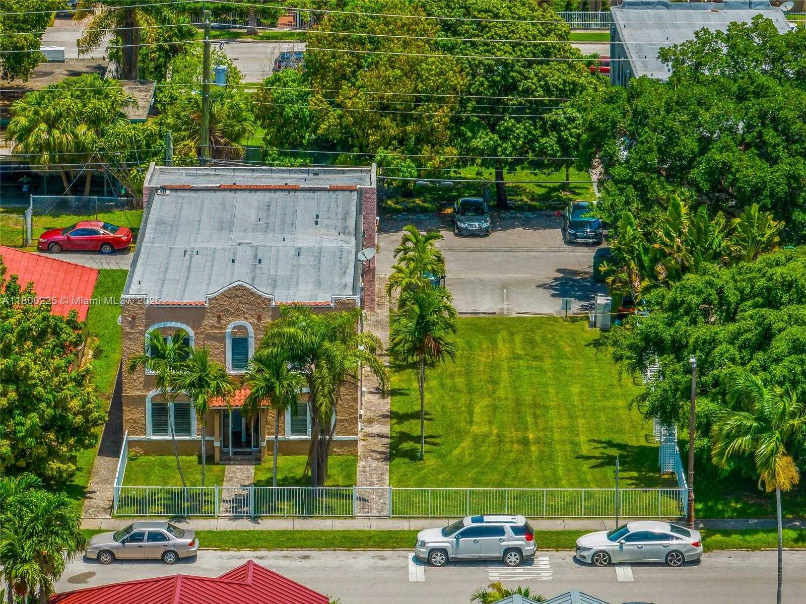 Small Image of 1621 VAN BUREN ST #1-11, Hollywood Number 7