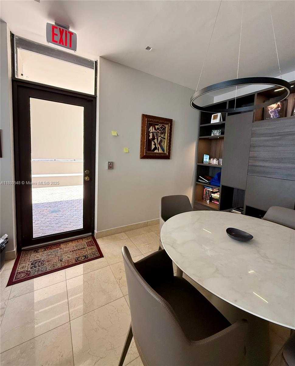 Small Image of 2333 BRICKELL AVE #D1, Miami Number 11