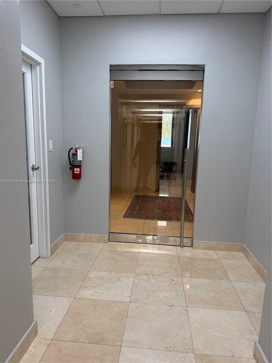 Small Image of 2333 BRICKELL AVE #D1, Miami Number 12