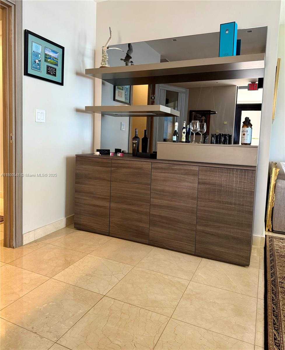 Small Image of 2333 BRICKELL AVE #D1, Miami Number 4