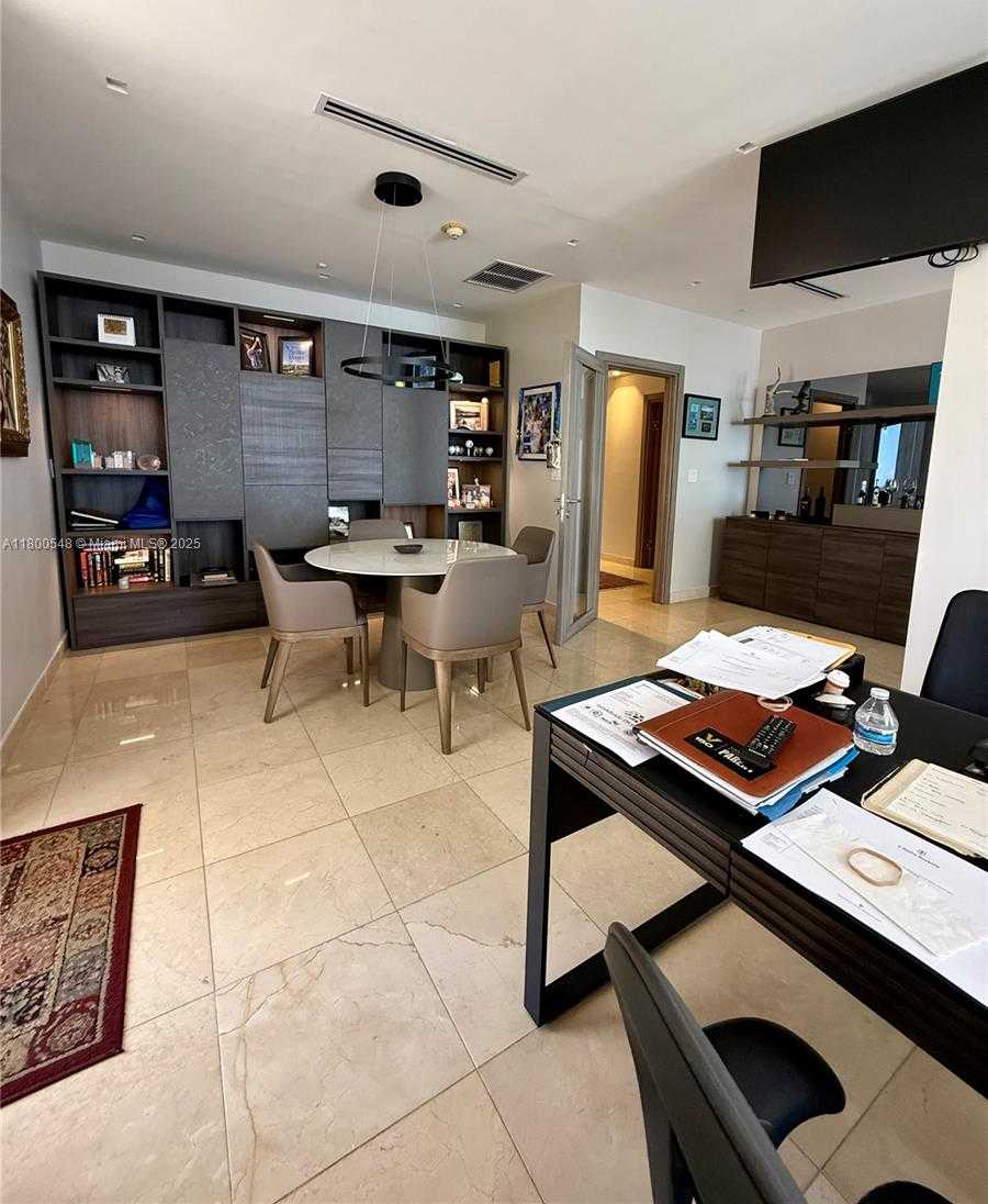Small Image of 2333 BRICKELL AVE #D1, Miami Number 9