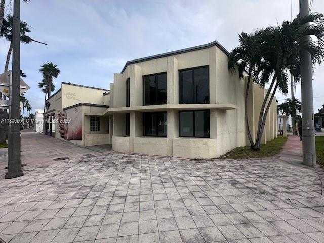 Small Image of 1250 NORMANDY DR, Miami Beach Number 11
