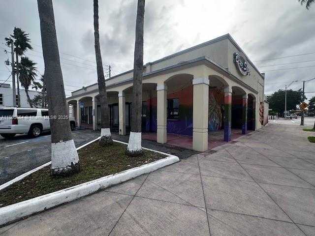 Small Image of 1250 NORMANDY DR, Miami Beach Number 3