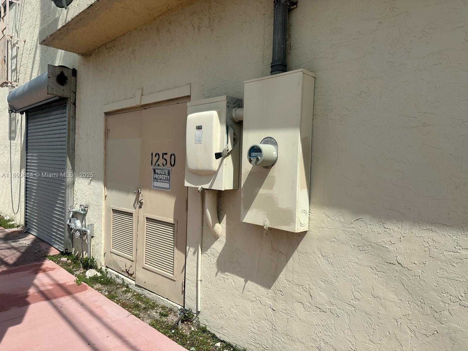 Small Image of 1250 NORMANDY DR, Miami Beach Number 7