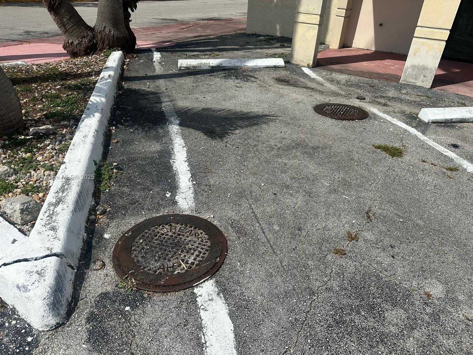Small Image of 1250 NORMANDY DR, Miami Beach Number 8