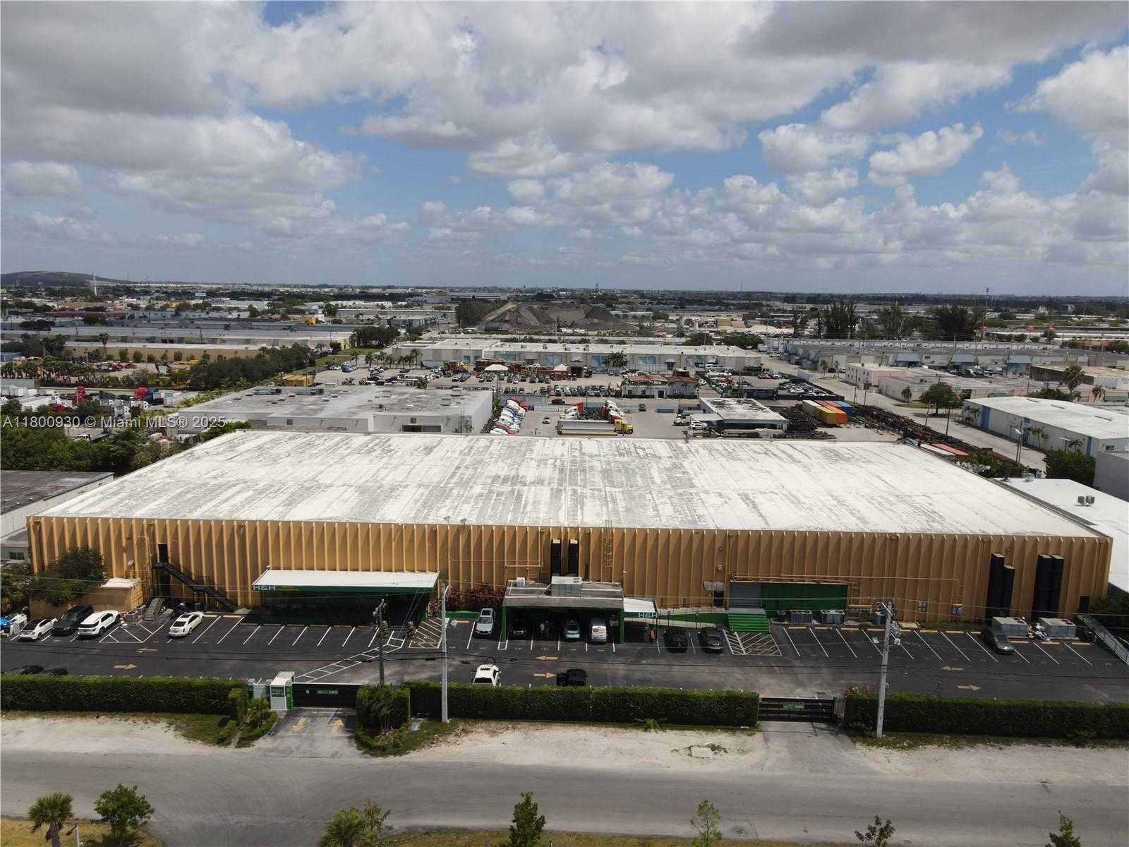 Small Image of 7355 NORTH WEST 41ST ST, Miami Number 31