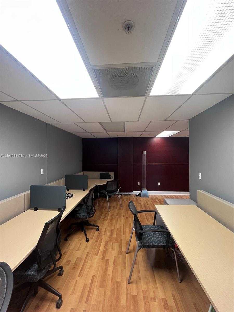 Small Image of 1110 BRICKELL AVE #605A, Miami Number 6