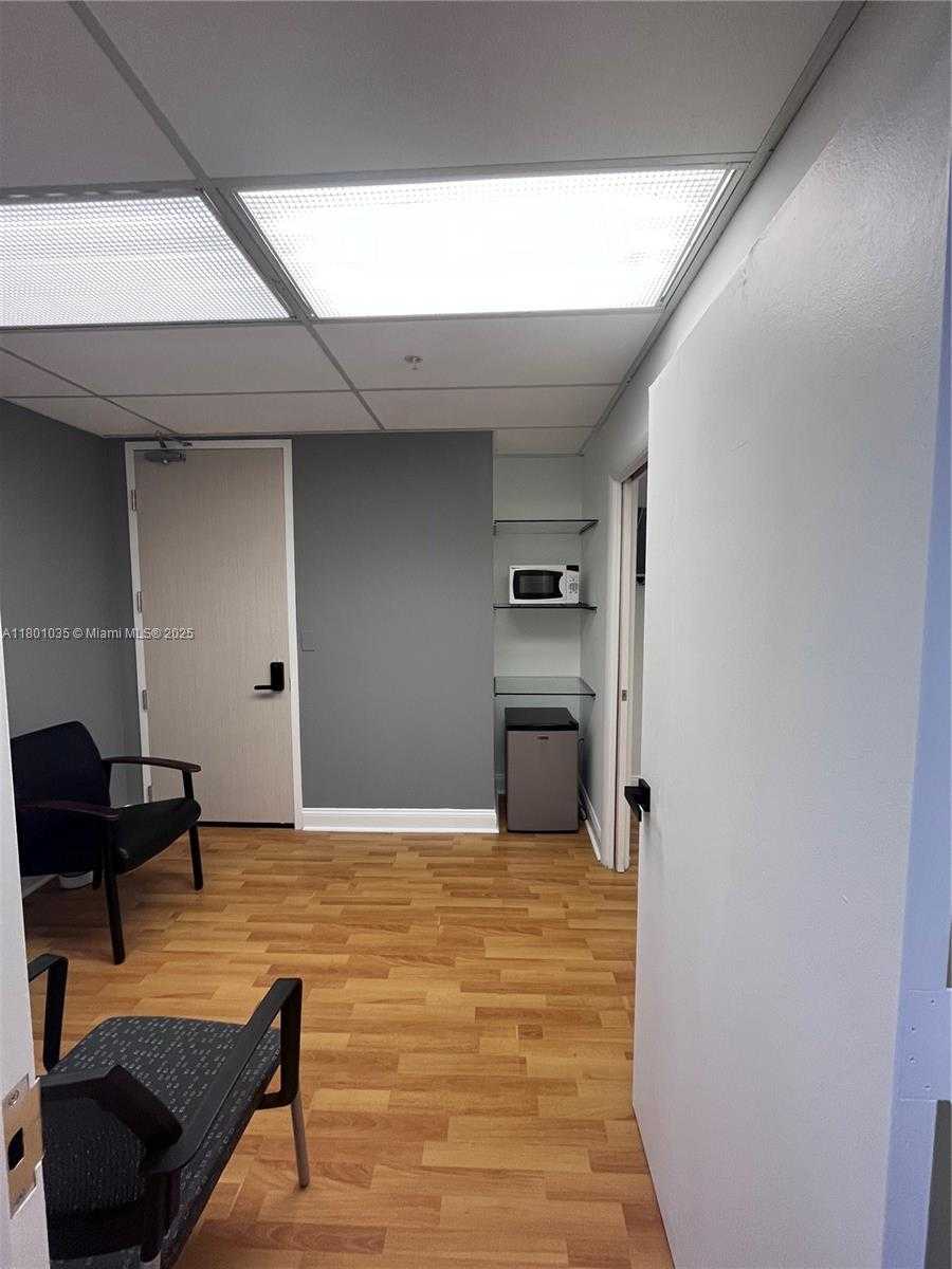 Small Image of 1110 BRICKELL AVE #605A, Miami Number 8