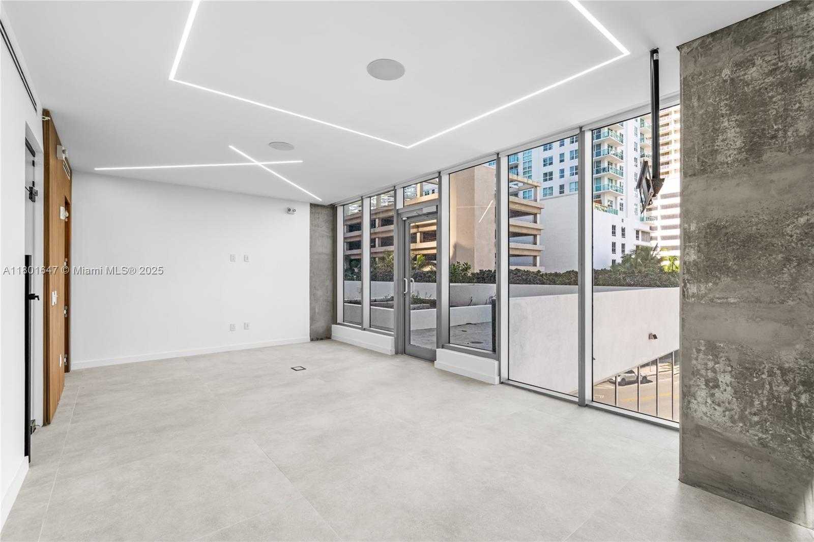 Small Image of 1300 BRICKELL BAY DR #CU6, Miami Number 31