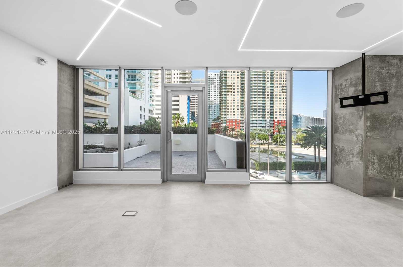 Small Image of 1300 BRICKELL BAY DR #CU6, Miami Number 36