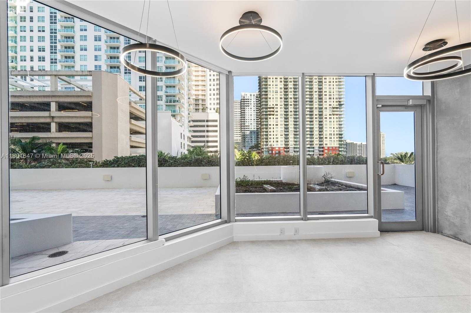 Small Image of 1300 BRICKELL BAY DR #CU6, Miami Number 43