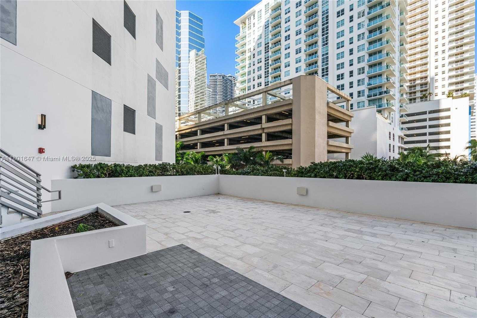 Small Image of 1300 BRICKELL BAY DR #CU6, Miami Number 46