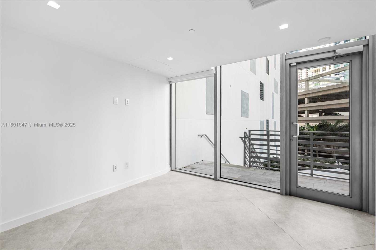 Small Image of 1300 BRICKELL BAY DR #CU6, Miami Number 58